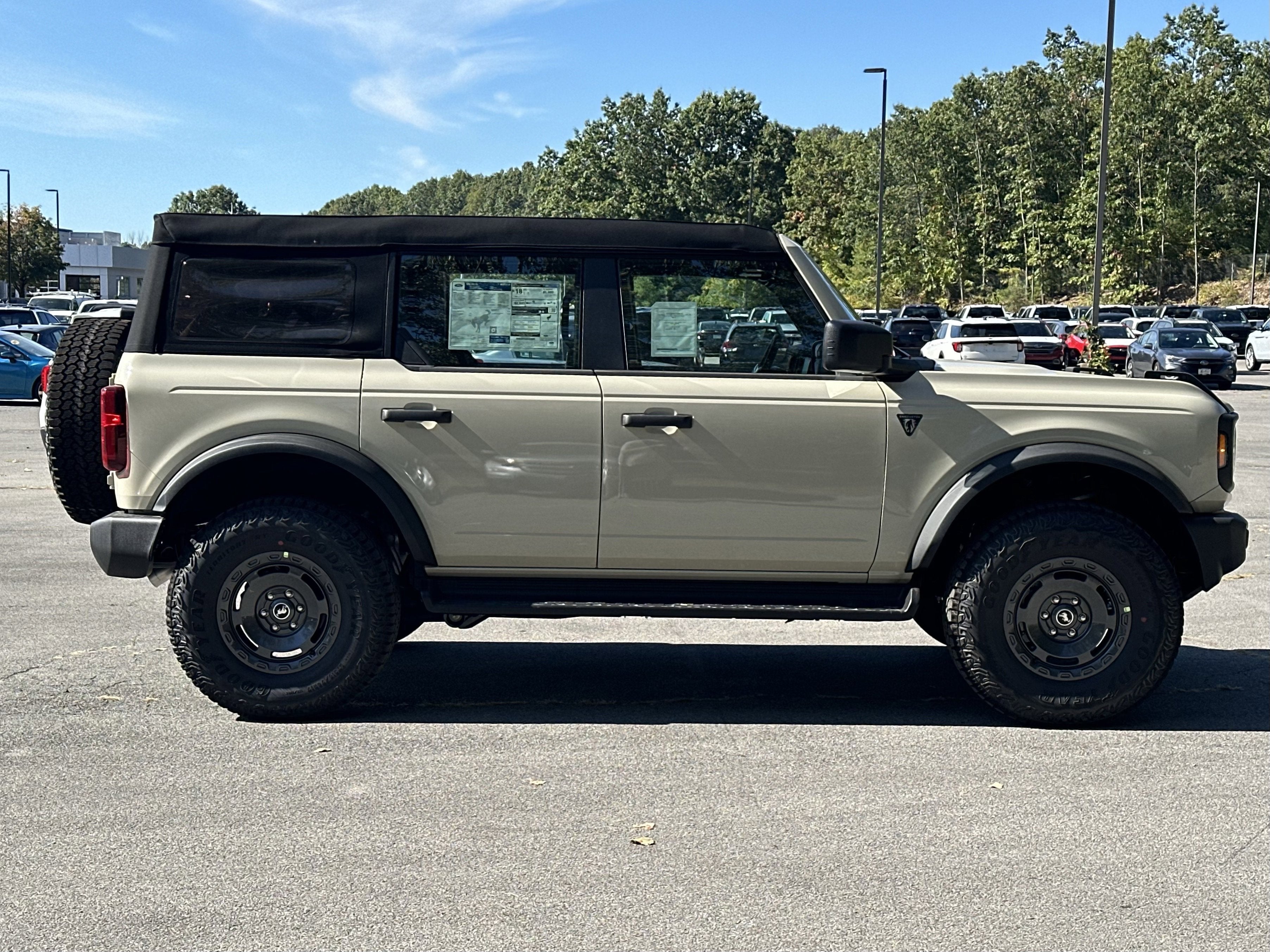 2025 Ford Bronco Base