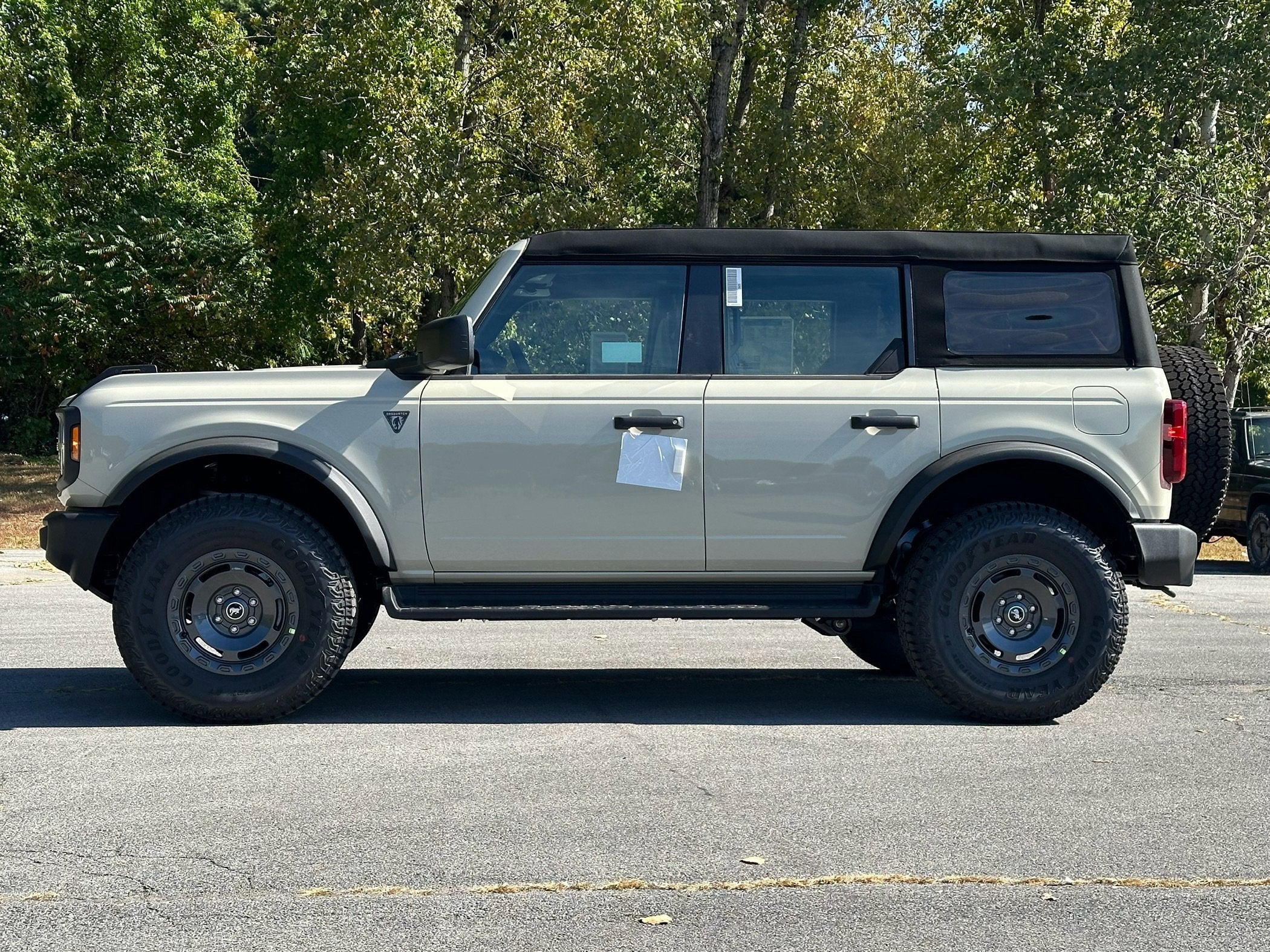 2025 Ford Bronco Base