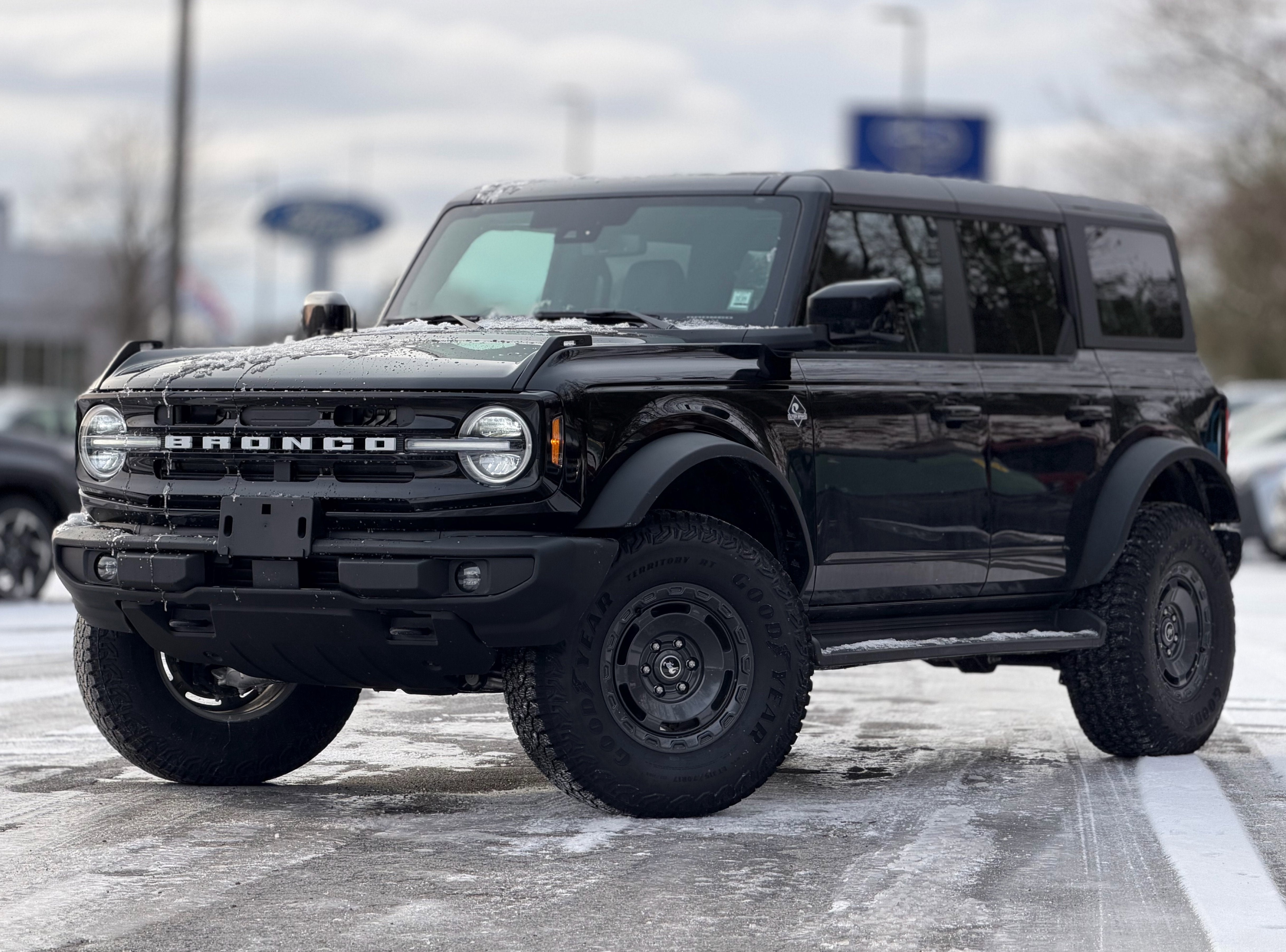 2025 Ford Bronco Outer Banks