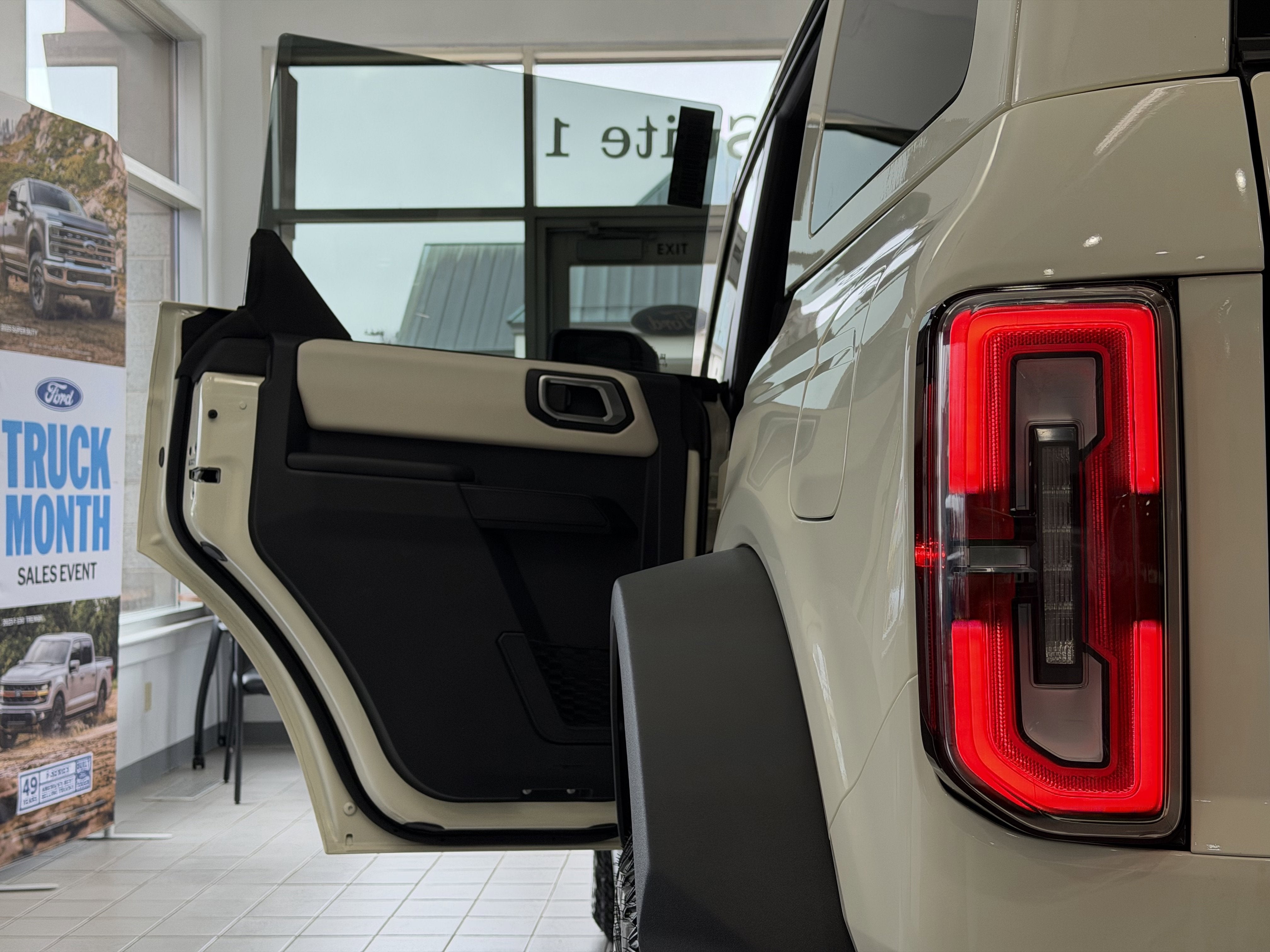 2026 Ford Bronco Outer Banks