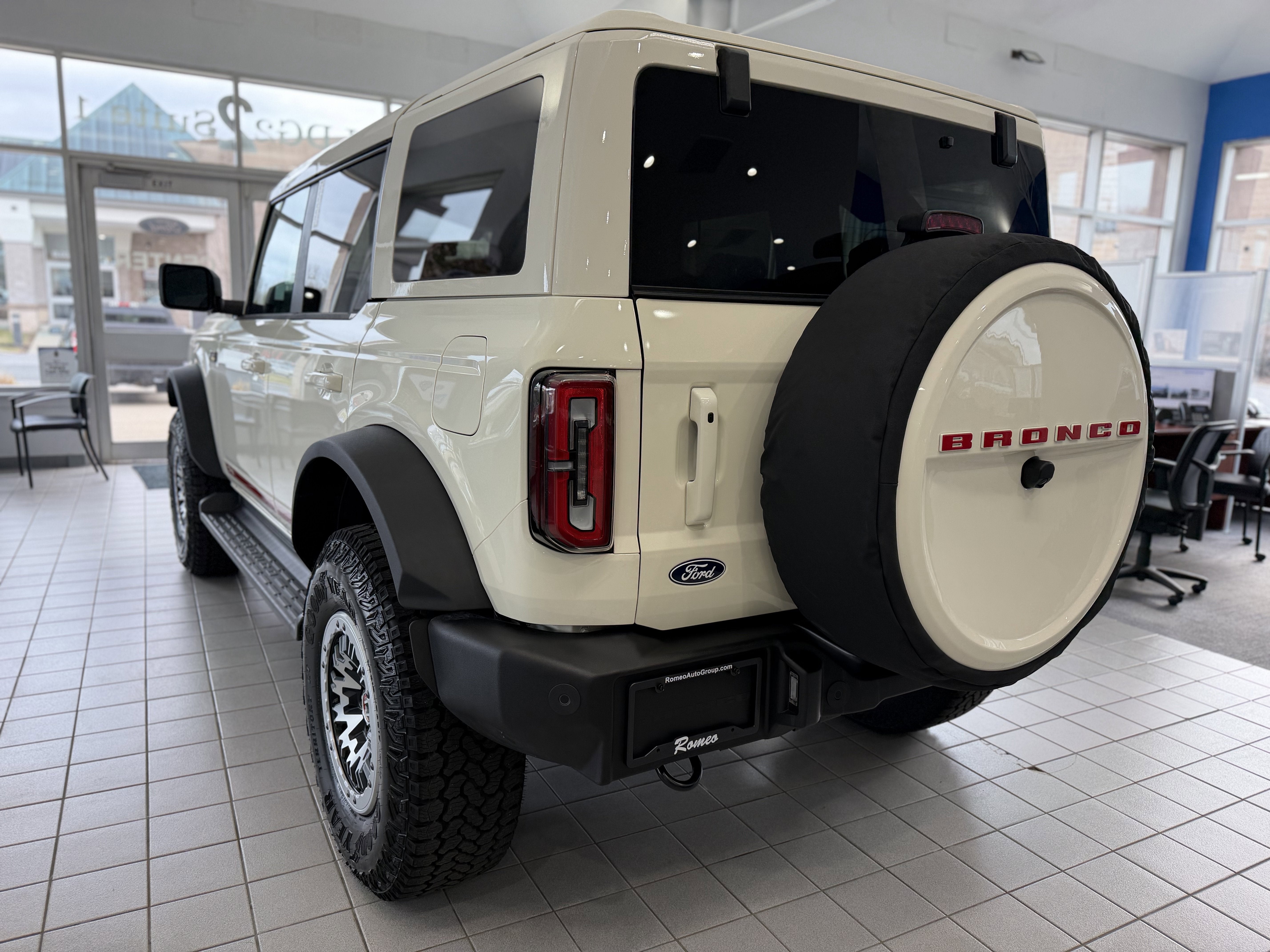 2026 Ford Bronco Outer Banks