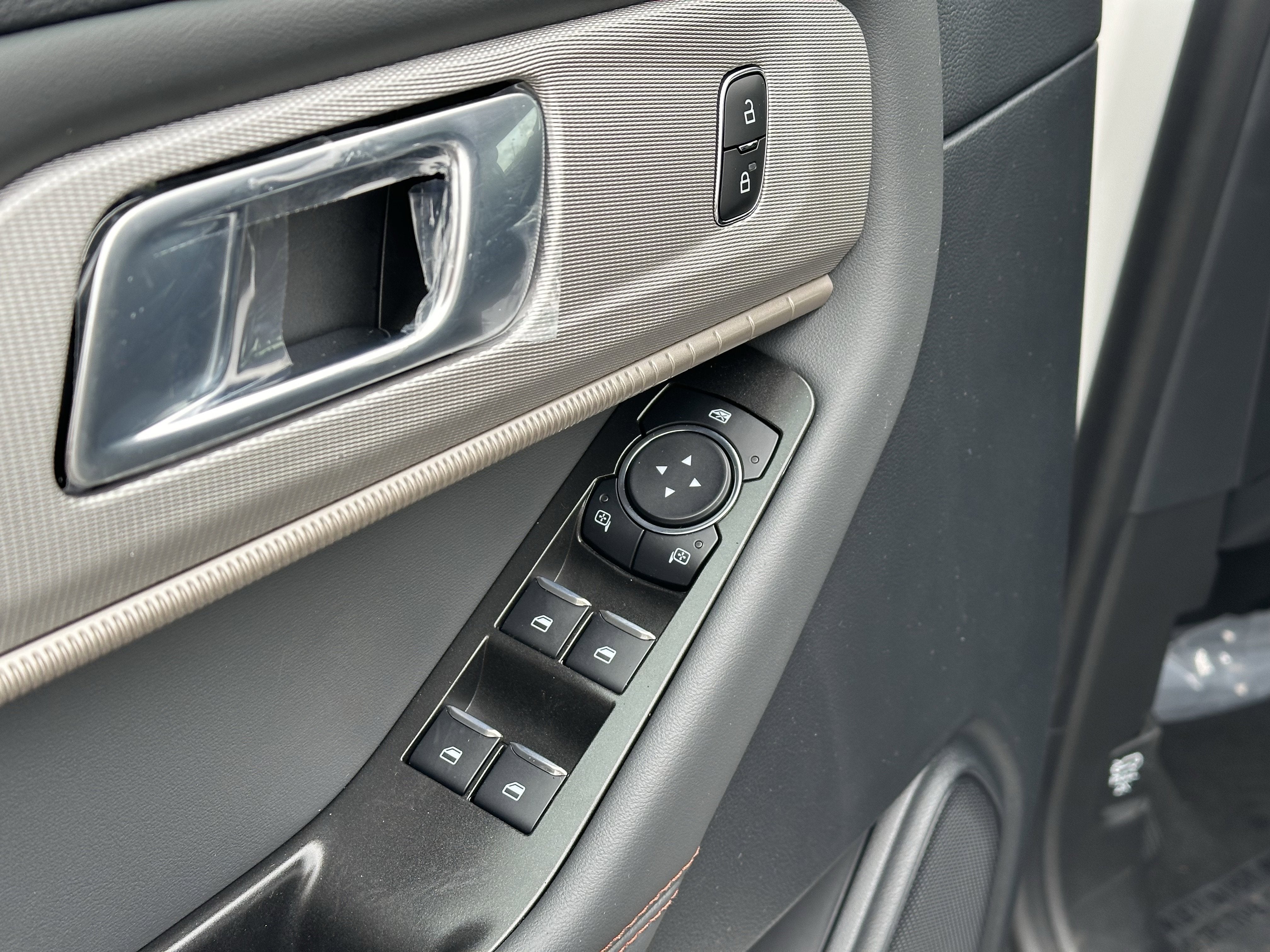 2026 Ford Explorer Active (100A)