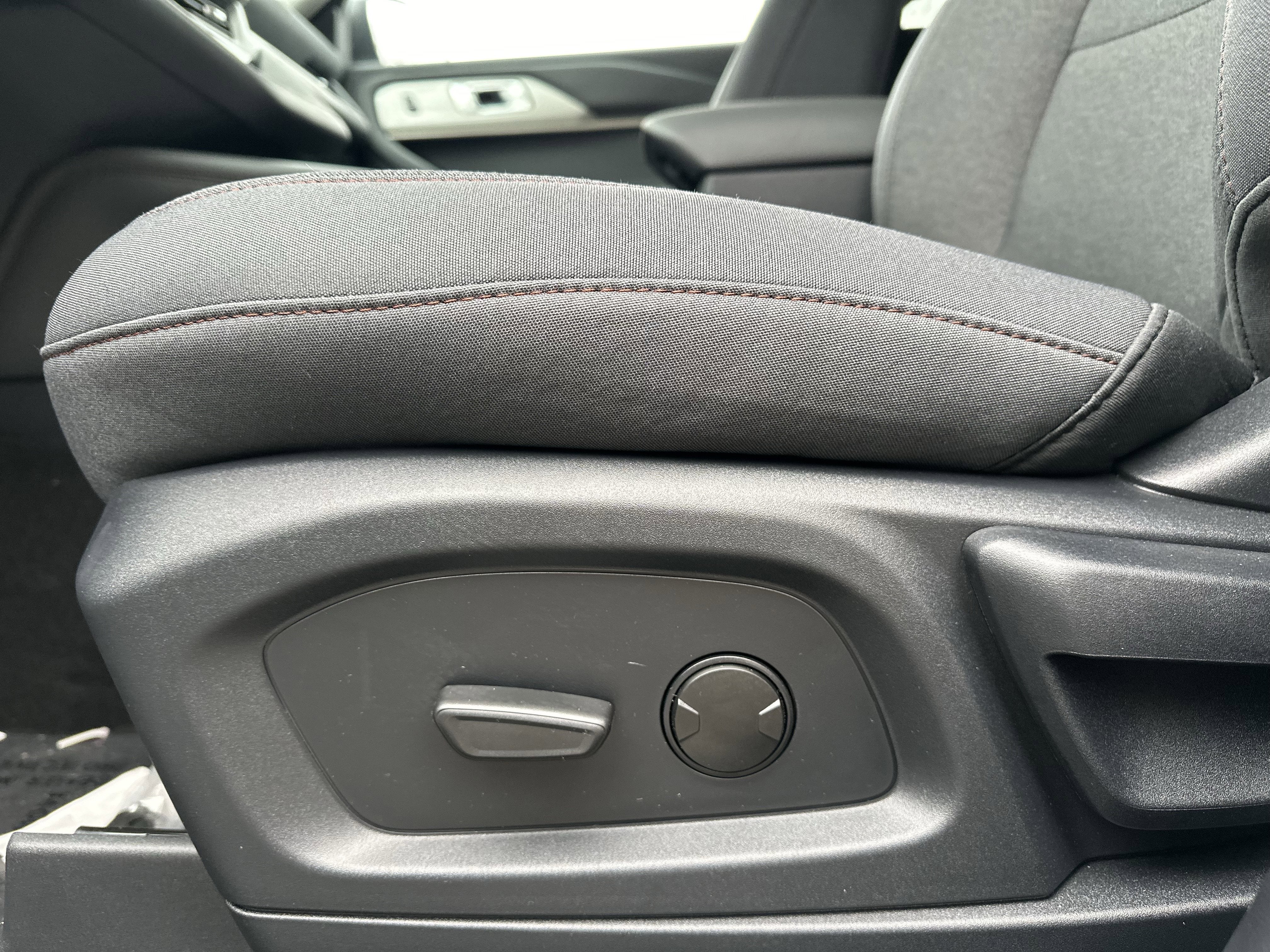 2026 Ford Explorer Active (100A)