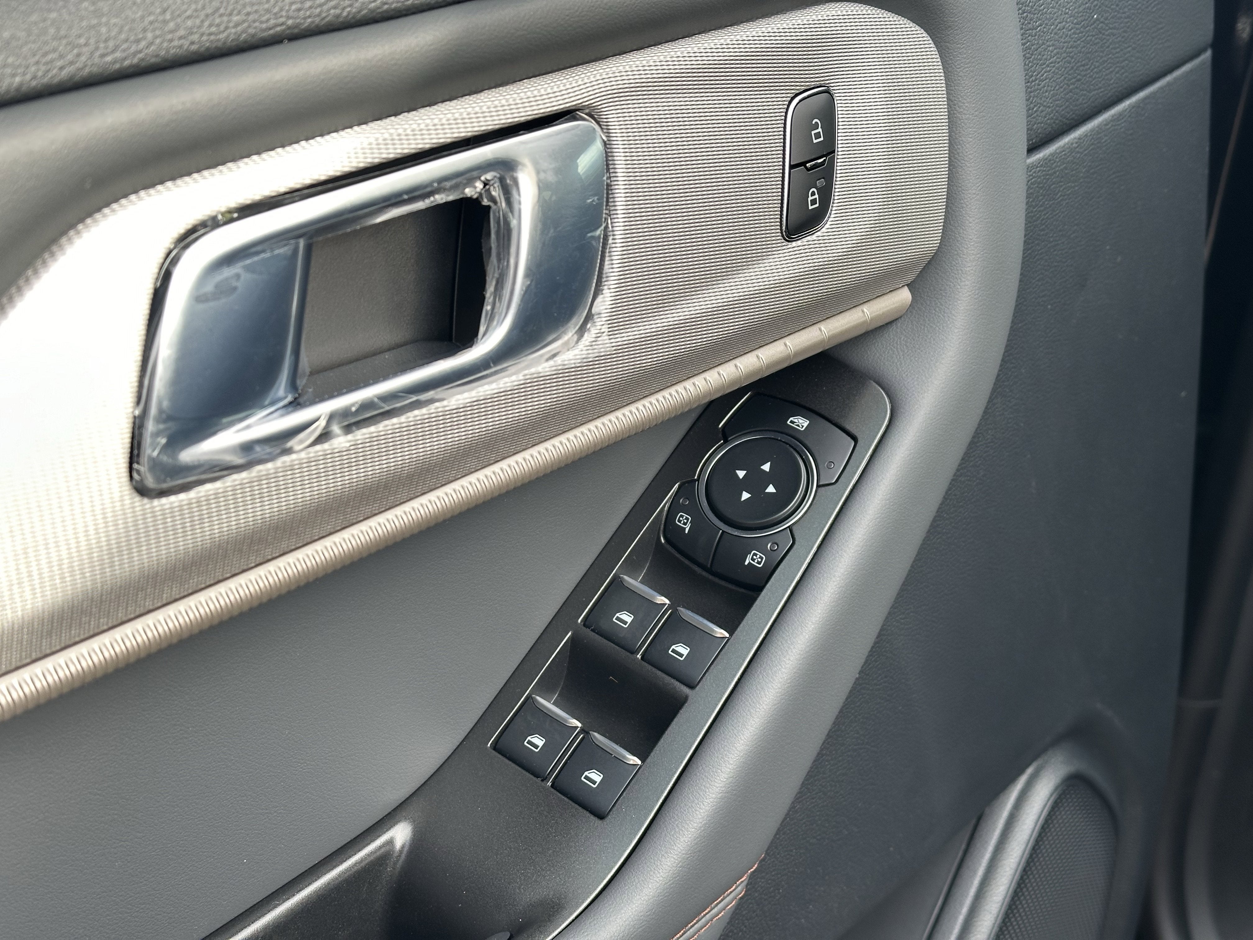 2026 Ford Explorer Active (100A)