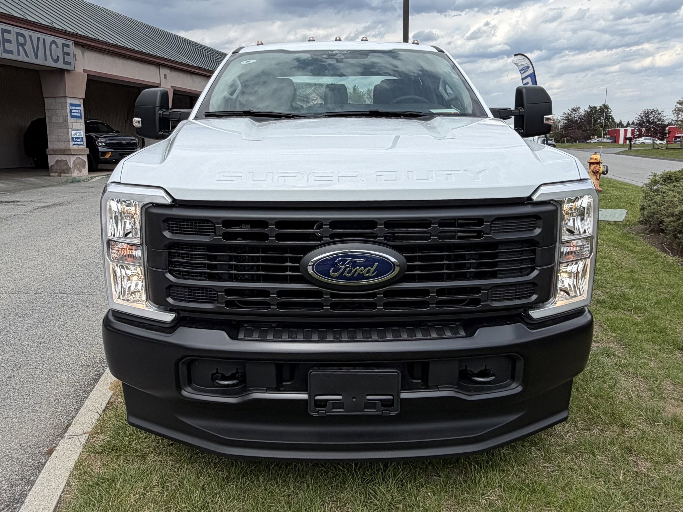 2026 Ford Super Duty F-350 DRW XL
