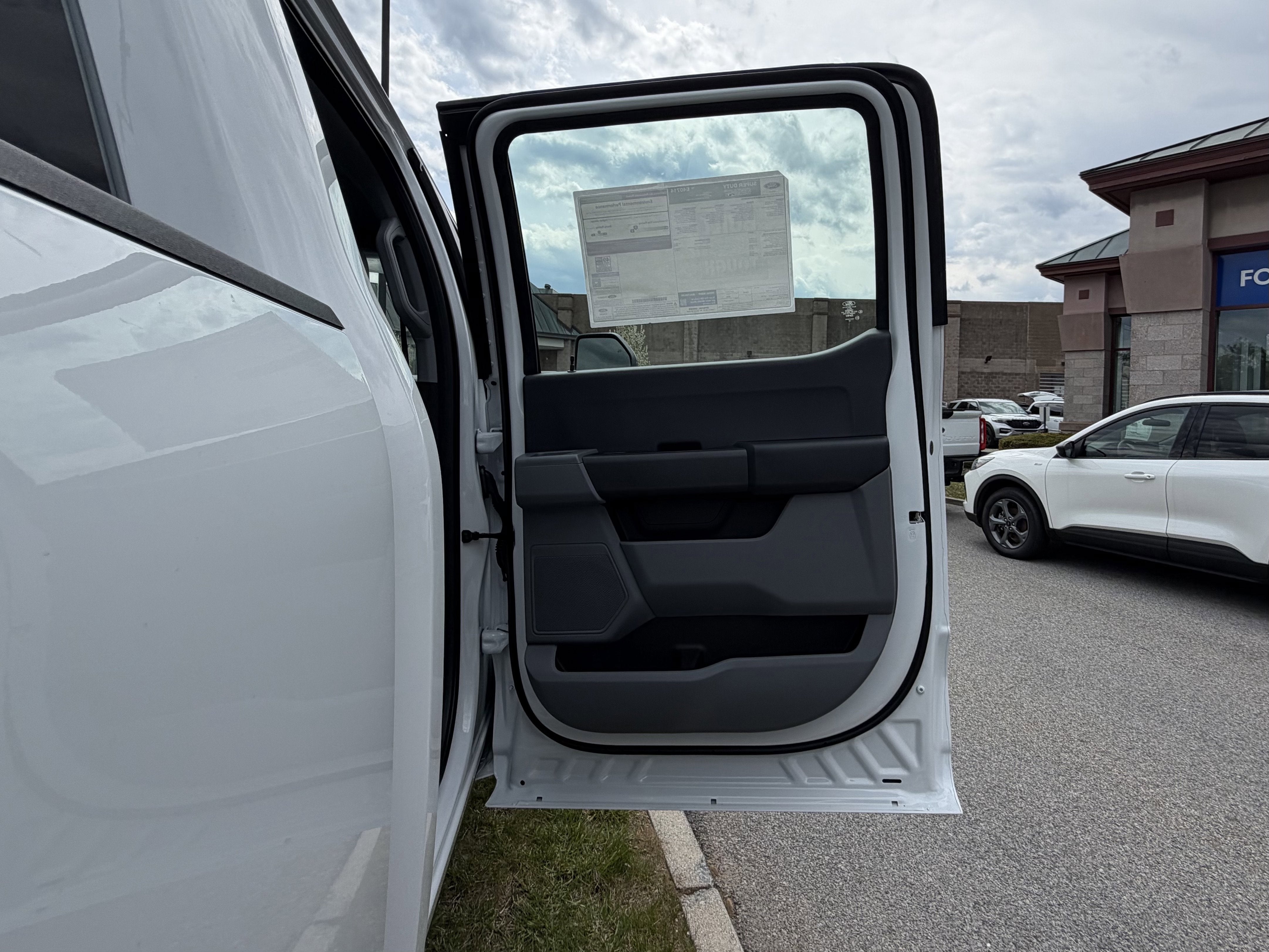 2026 Ford Super Duty F-350 DRW XL