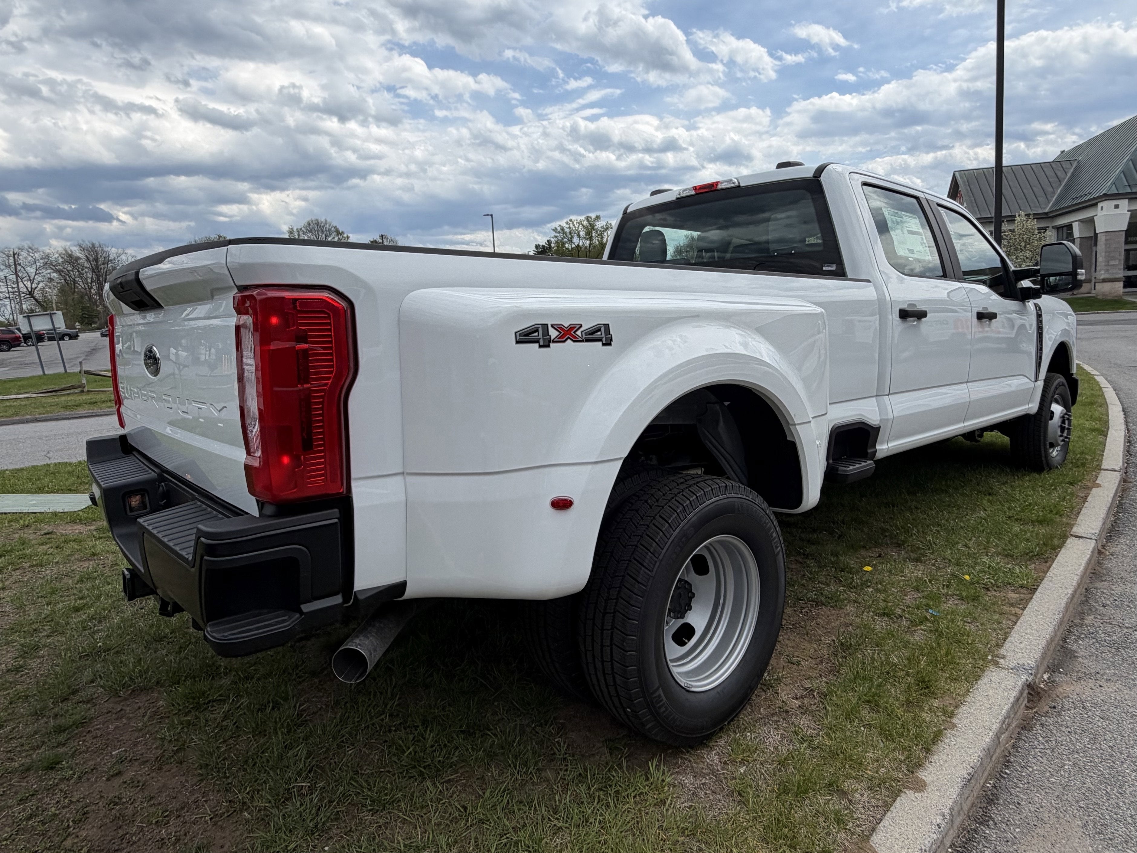 2026 Ford Super Duty F-350 DRW XL