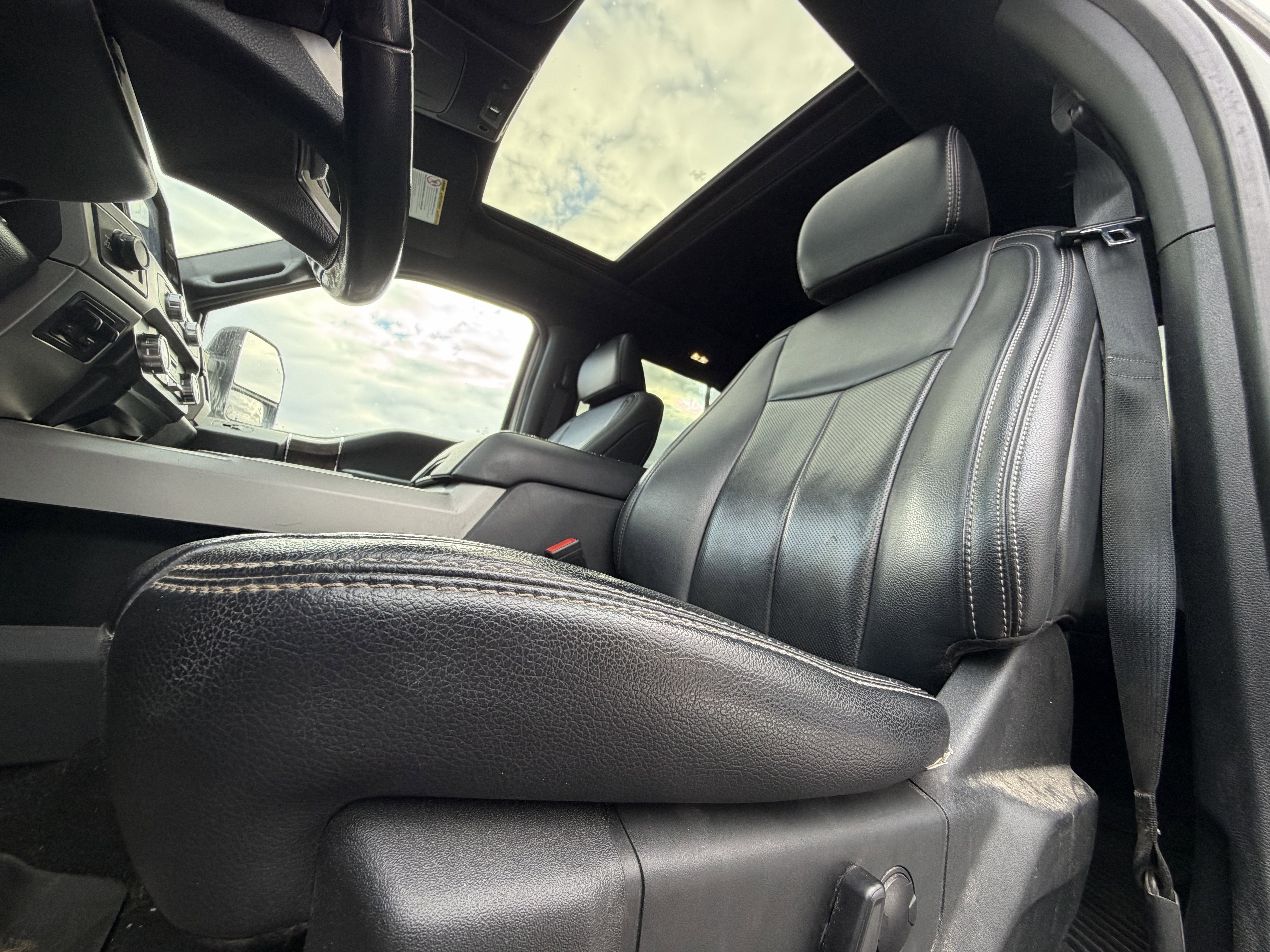 2022 Ford F-250SD Lariat