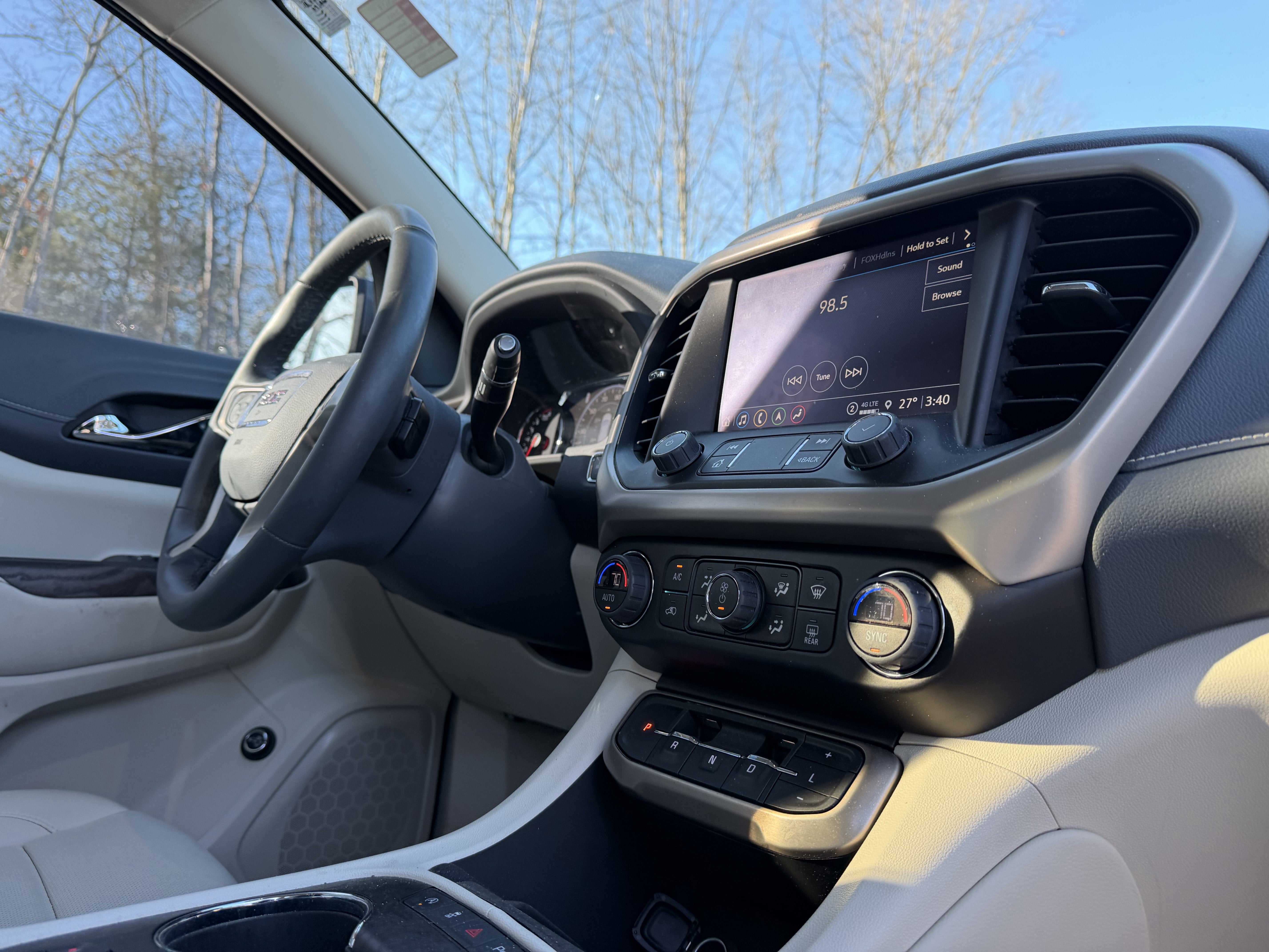 2023 GMC Acadia Denali