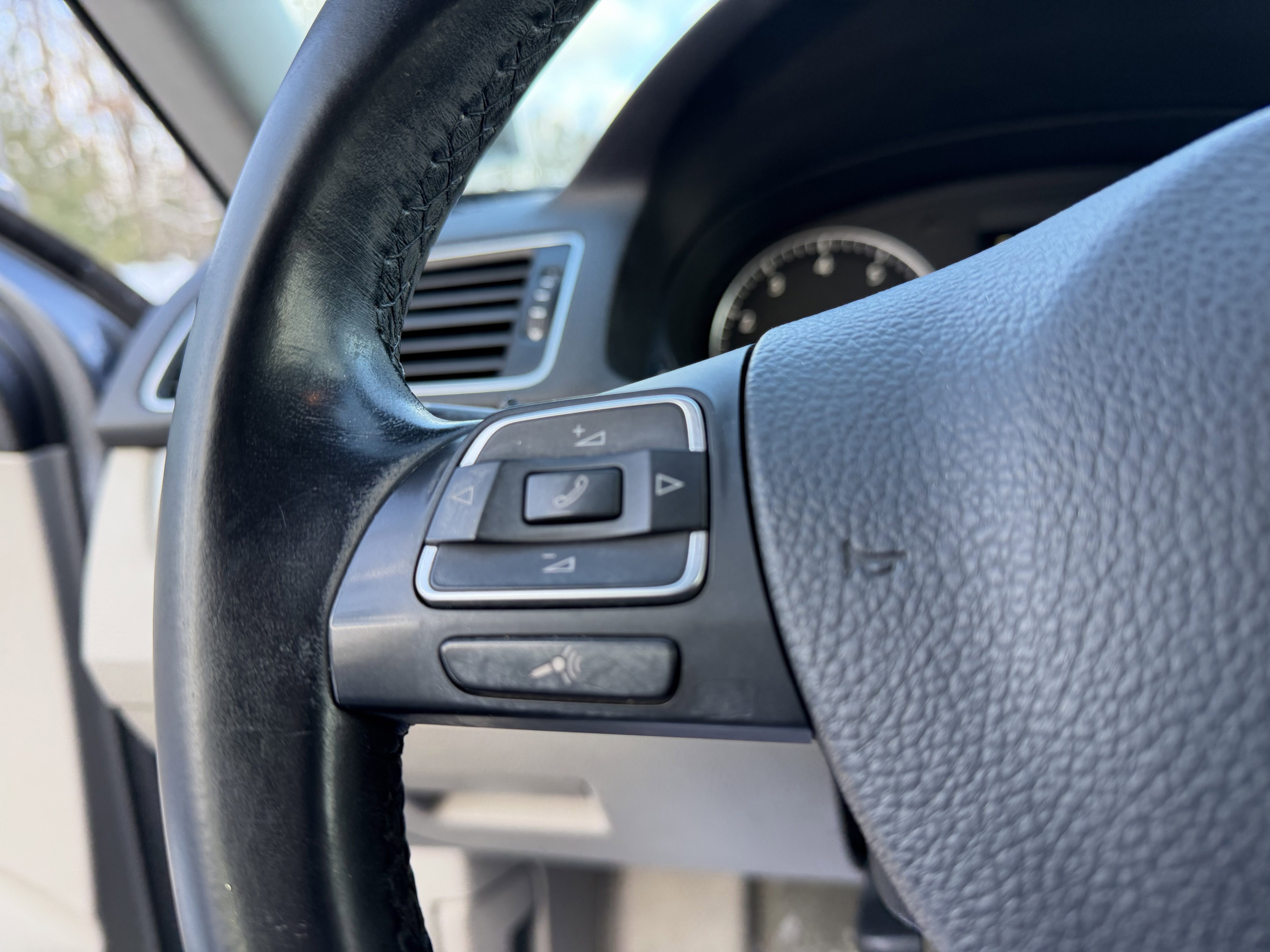 2015 Volkswagen Passat 1.8T Limited Edition