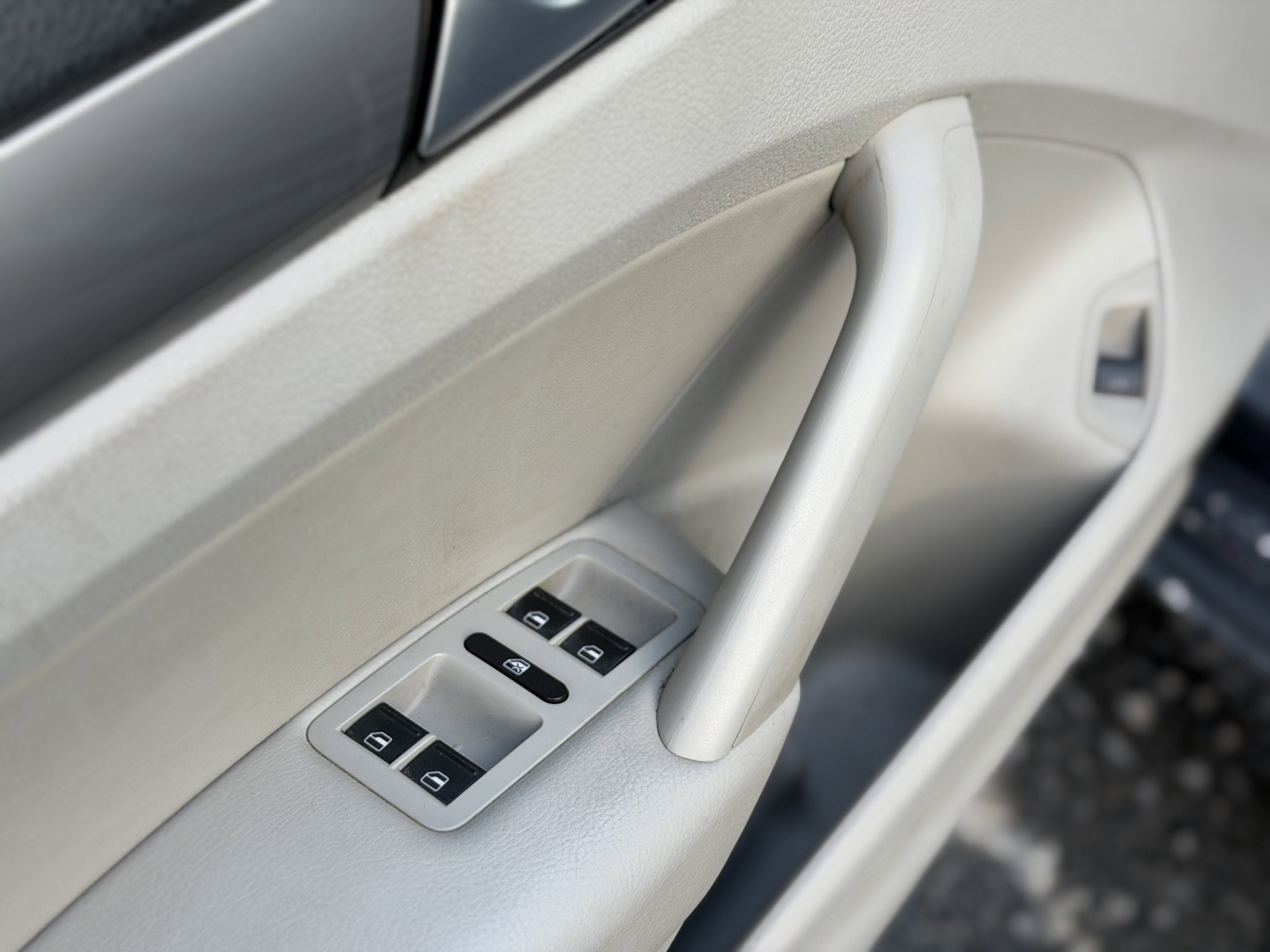 2015 Volkswagen Passat 1.8T Limited Edition