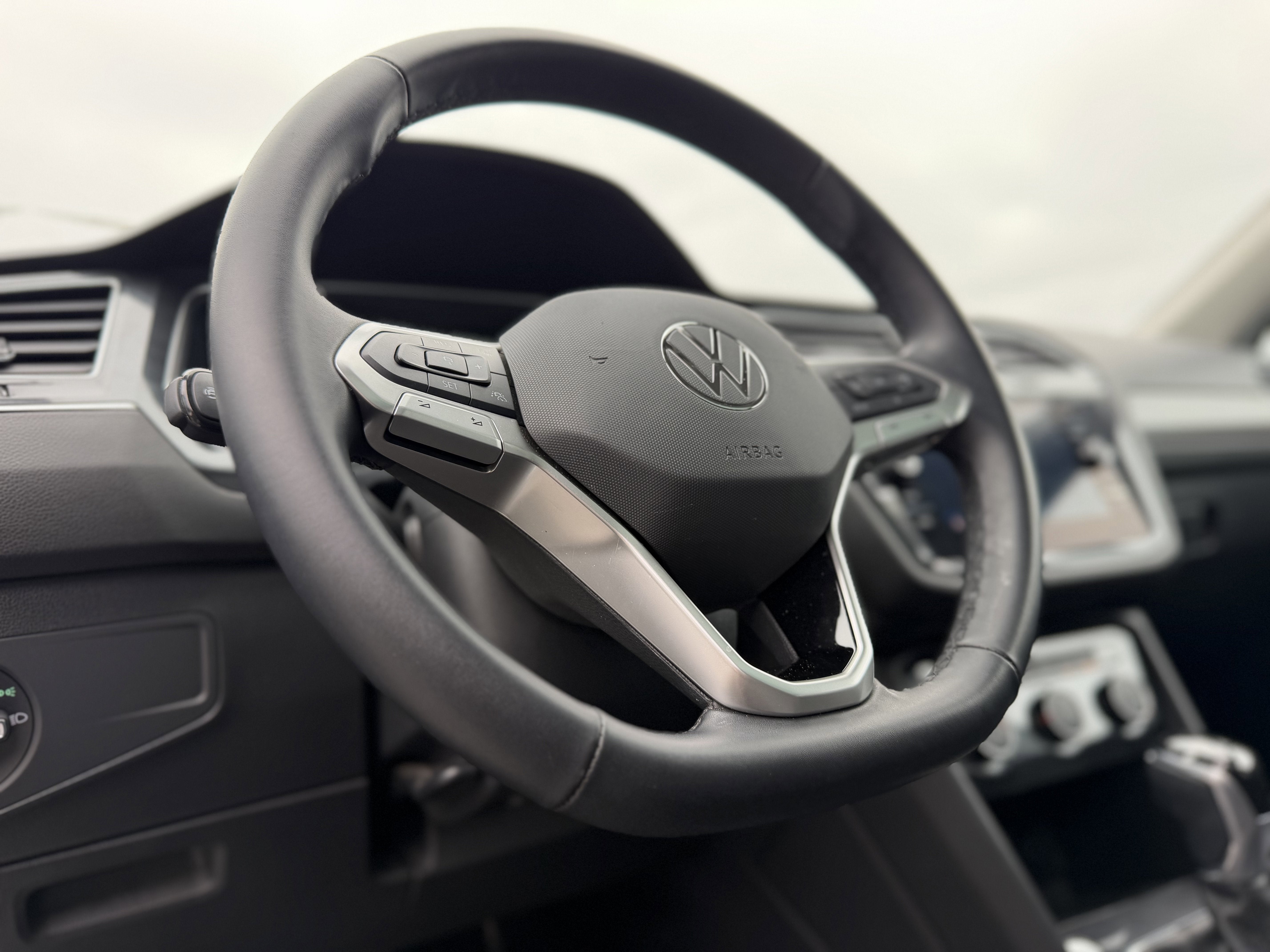 2024 Volkswagen Tiguan 2.0T Wolfsburg Edition