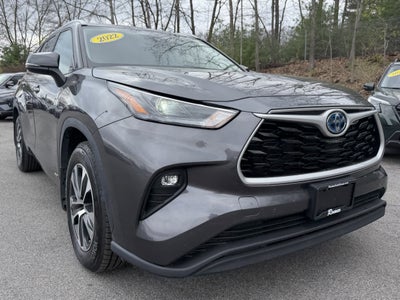 2022 Toyota Highlander Hybrid XLE