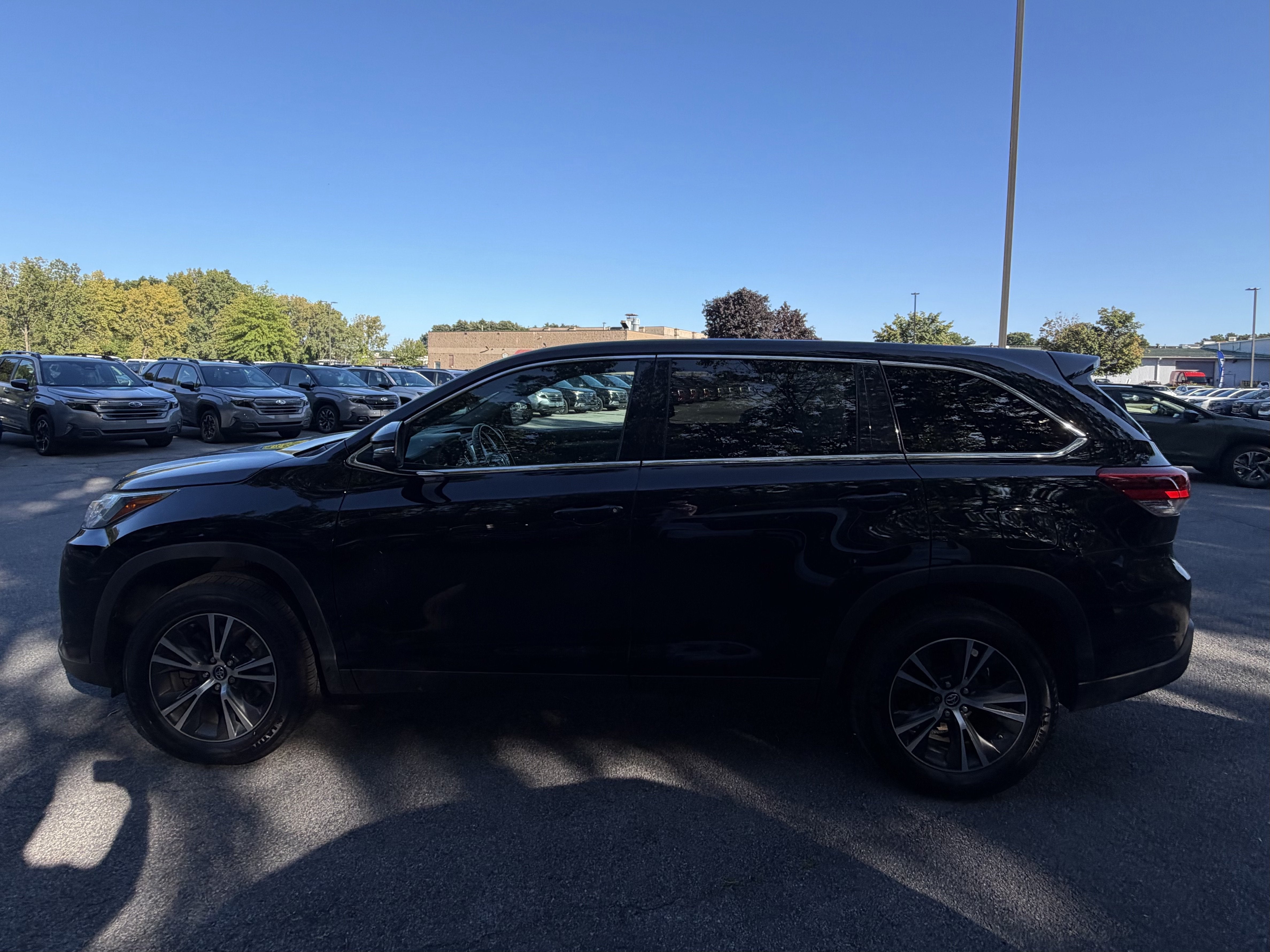 2019 Toyota Highlander LE