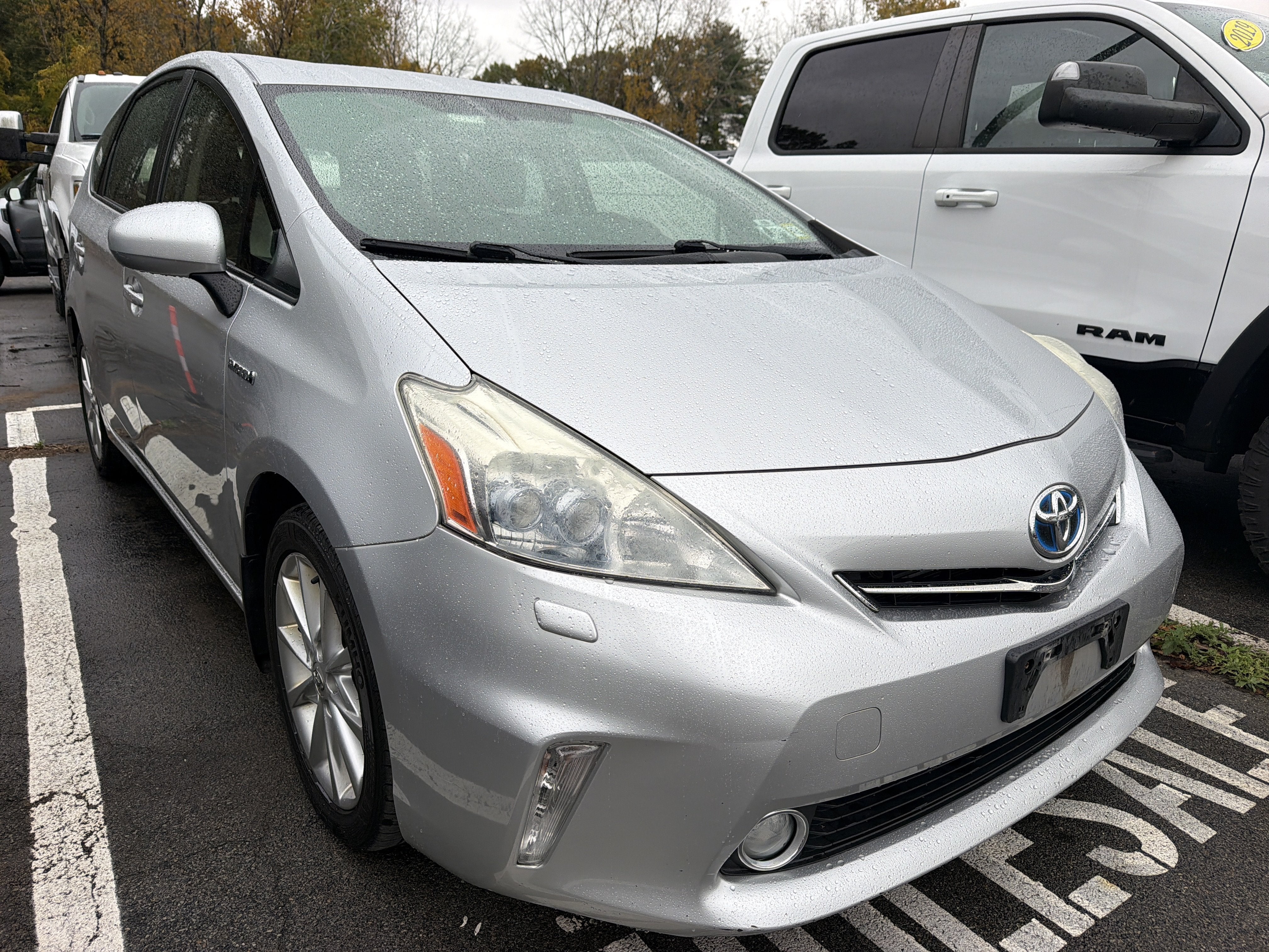 2013 Toyota Prius v Five
