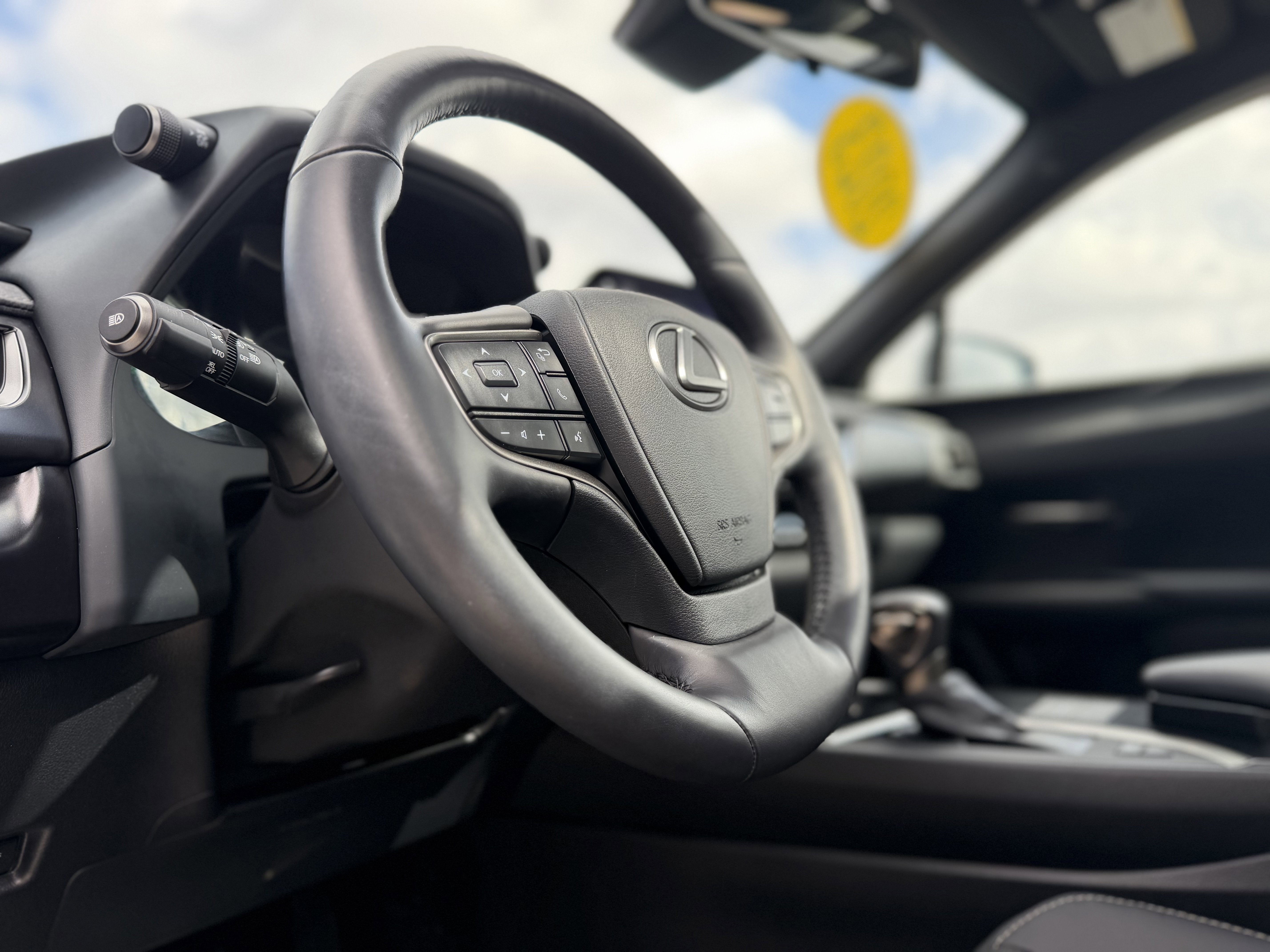 2023 Lexus UX 250h F SPORT Design