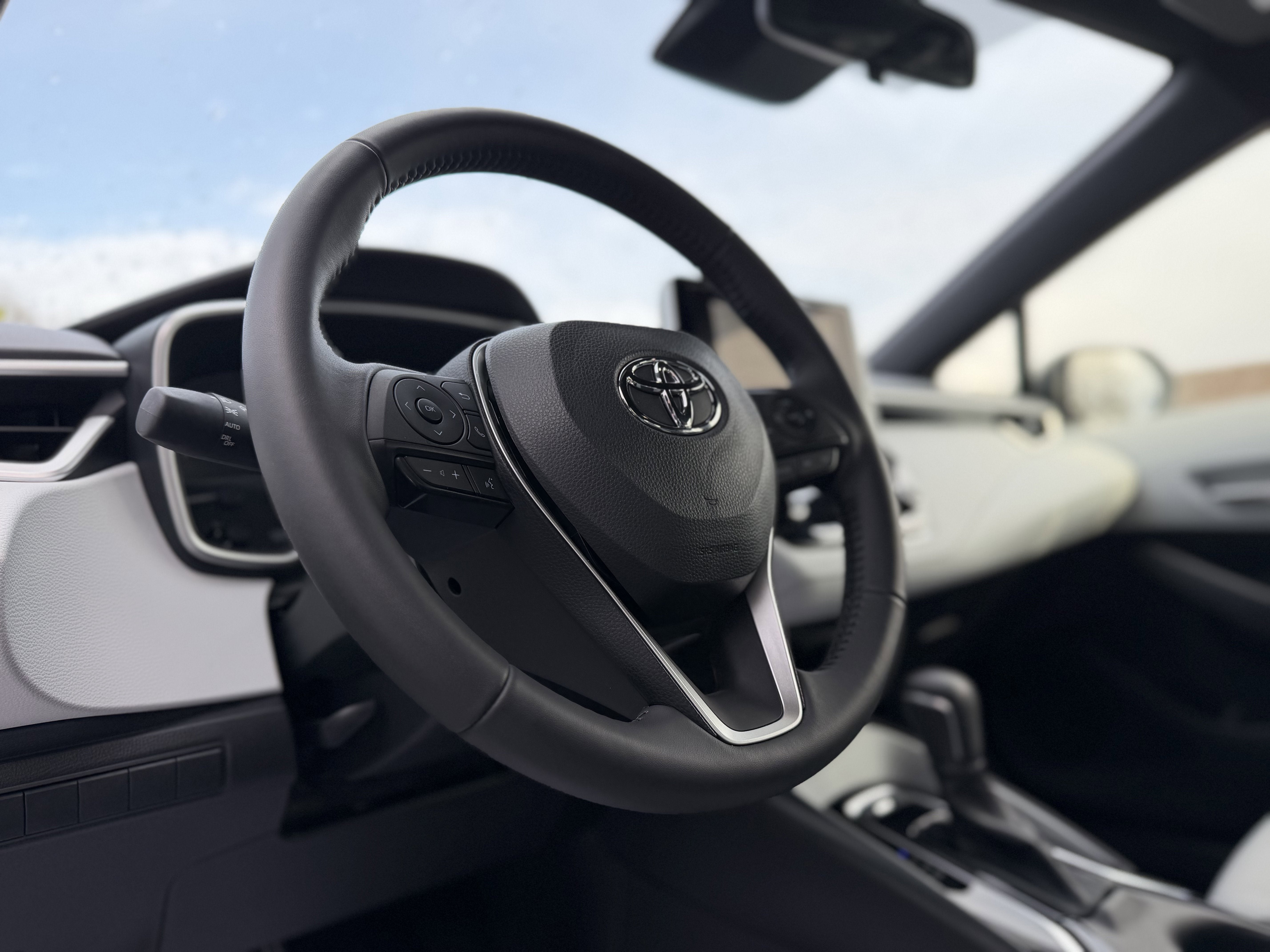 2025 Toyota Corolla Hatchback SE