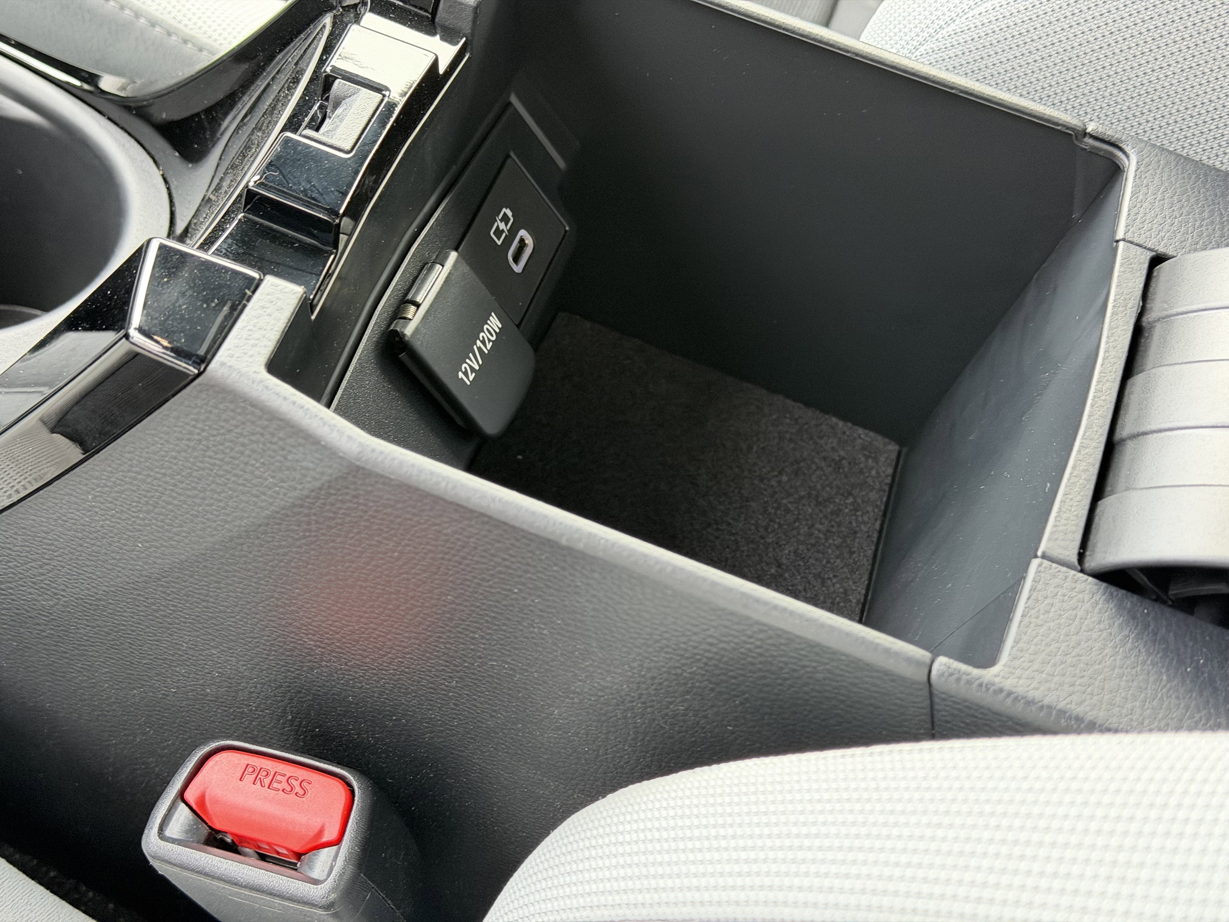 2025 Toyota Corolla Hatchback SE