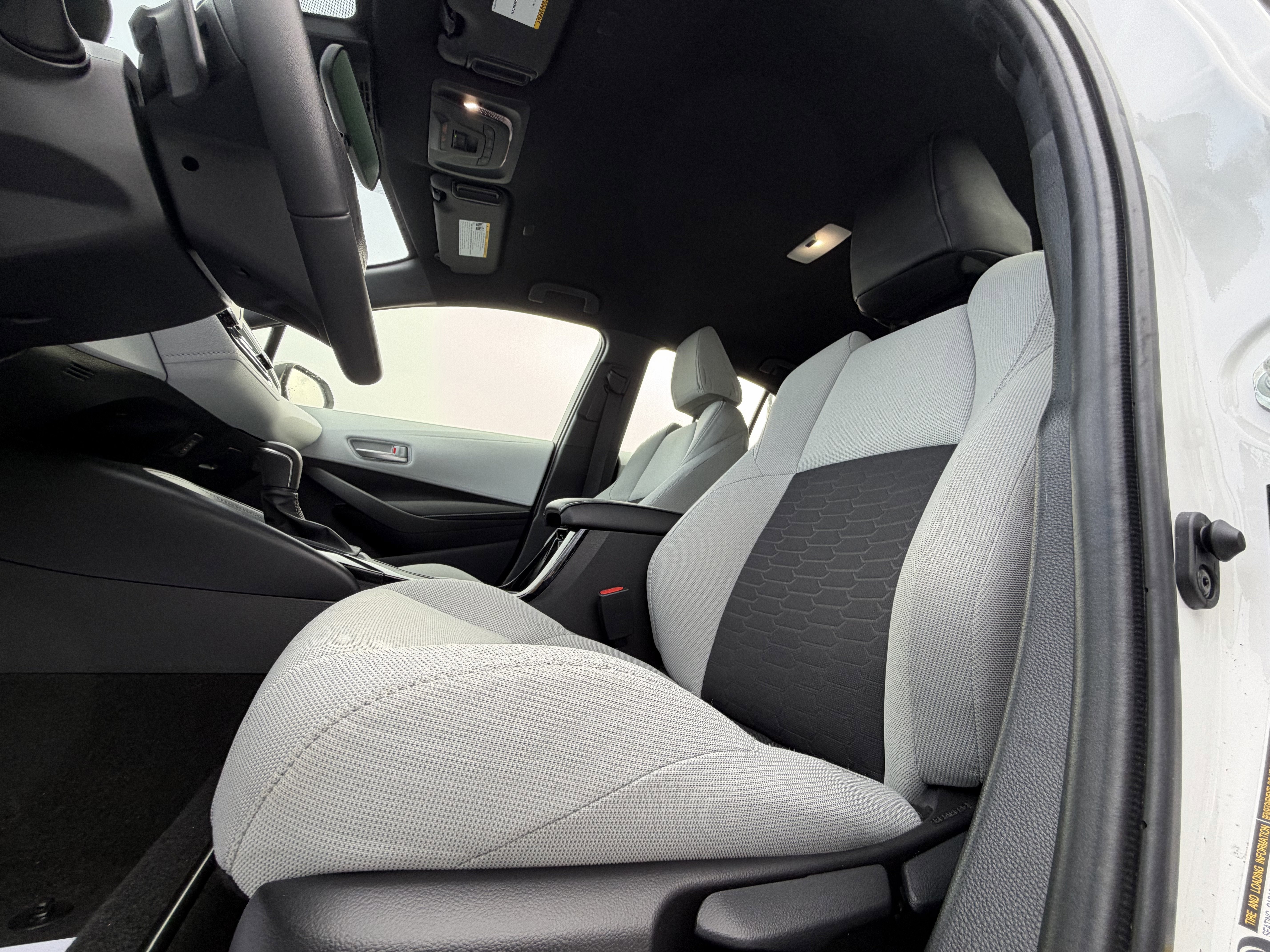 2025 Toyota Corolla Hatchback SE