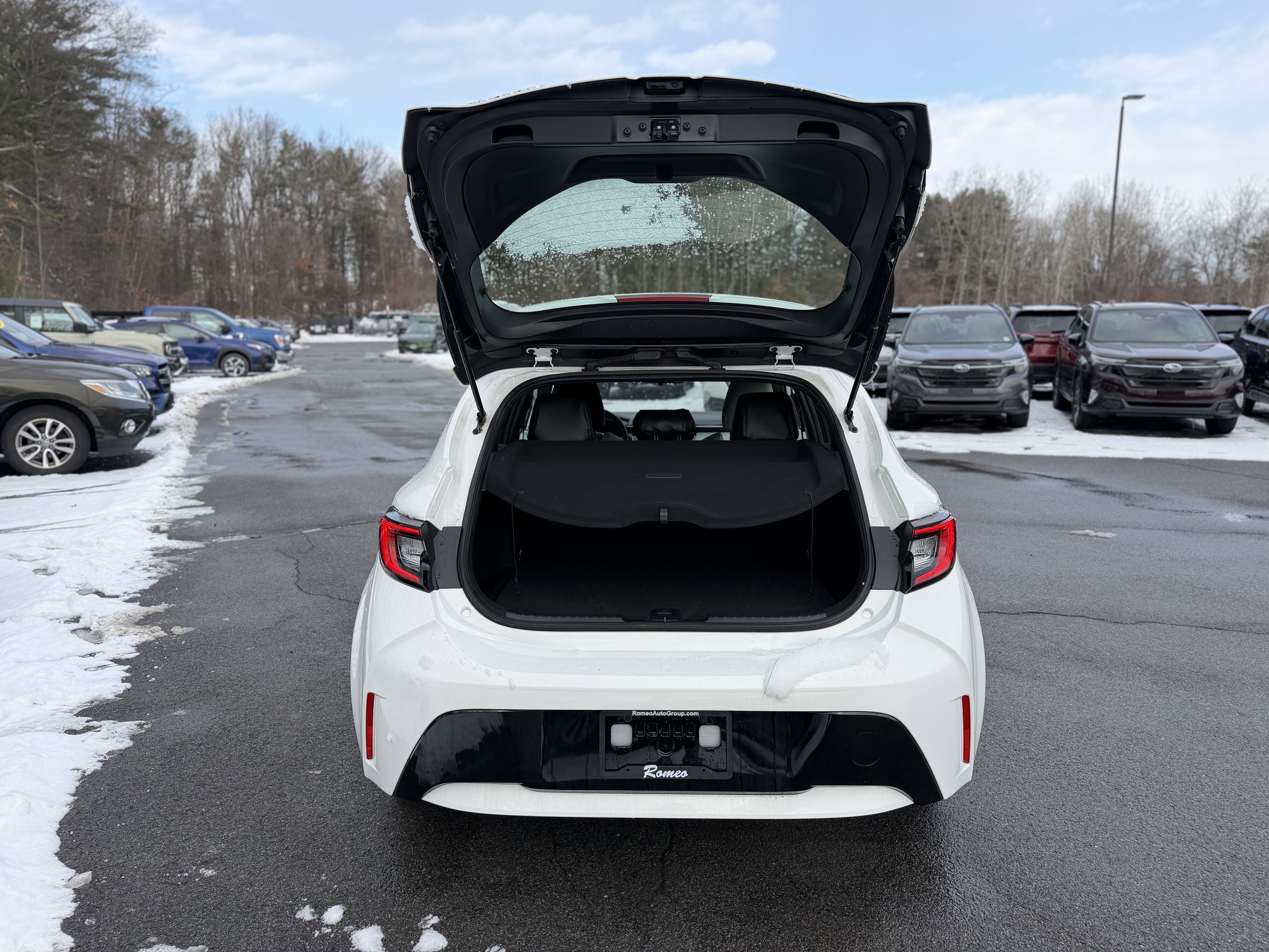 2025 Toyota Corolla Hatchback SE