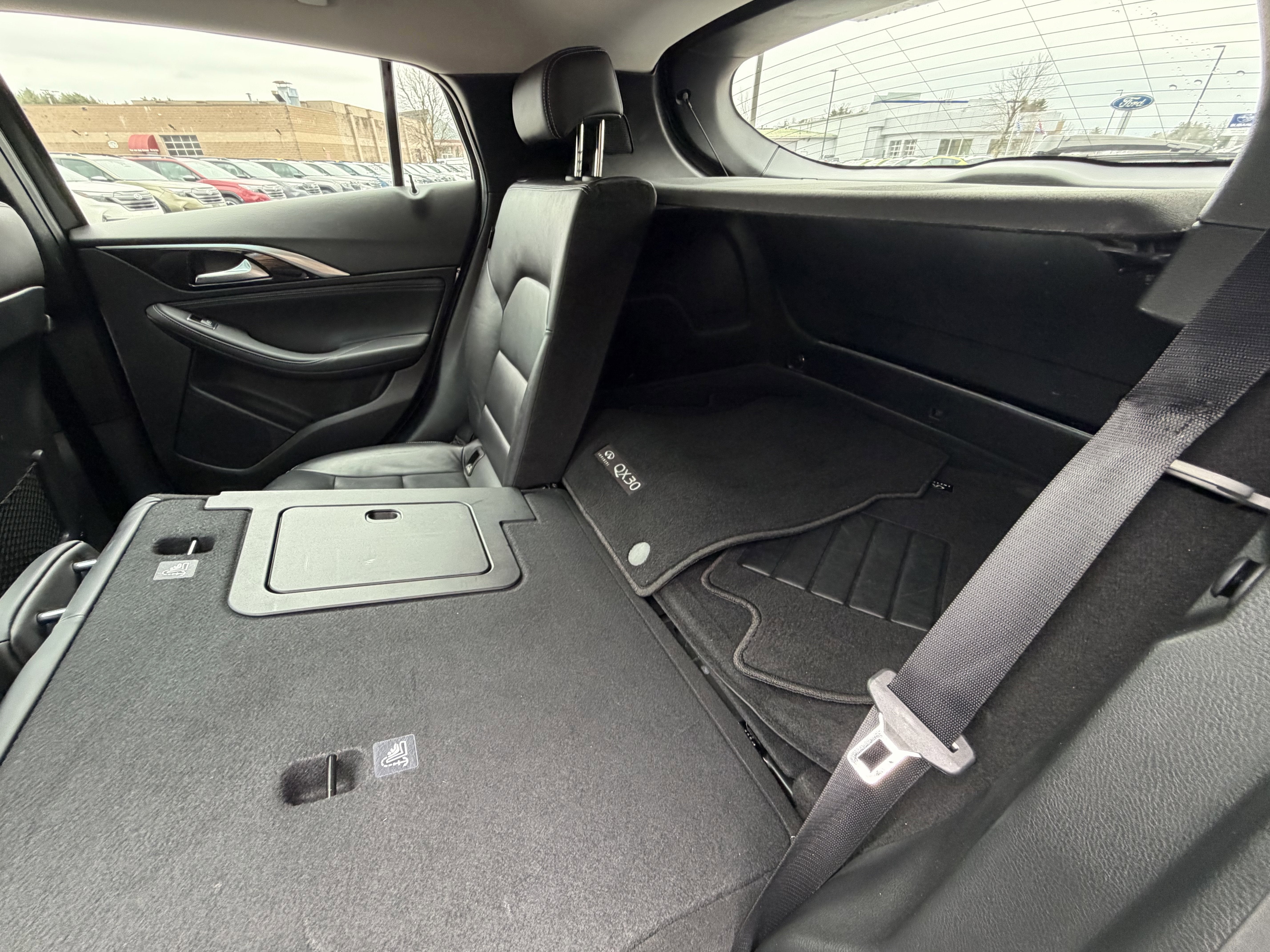 2019 INFINITI QX30 ESSENTIAL